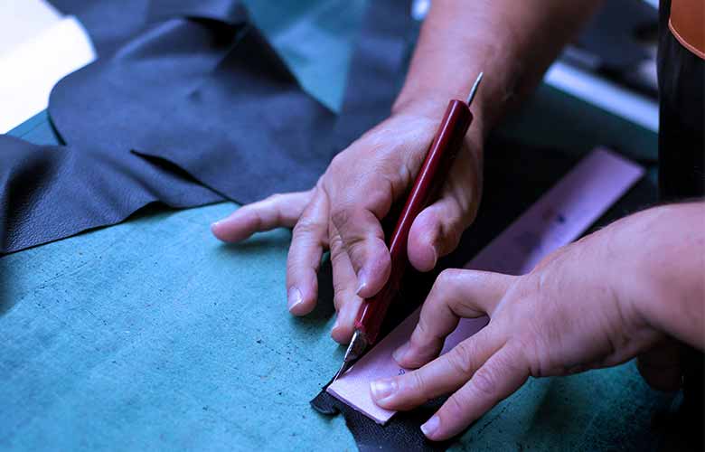 Utebo descubre el arte del cuero en el Taller Artesanía en Cuero