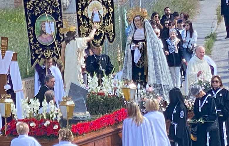 Encuentro en el Monumento a los Caídos en la Semana Santa de Utebo