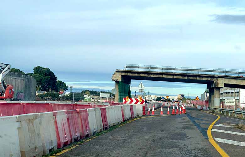 Adiós al puente del Alcampo, nos ha dado un gran servicio por 44 años, desde la apertura del Centro comercial en 1981
